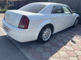 Chrysler 300C 2006 года за 3 700 000 тг. в Алматы – фото 3