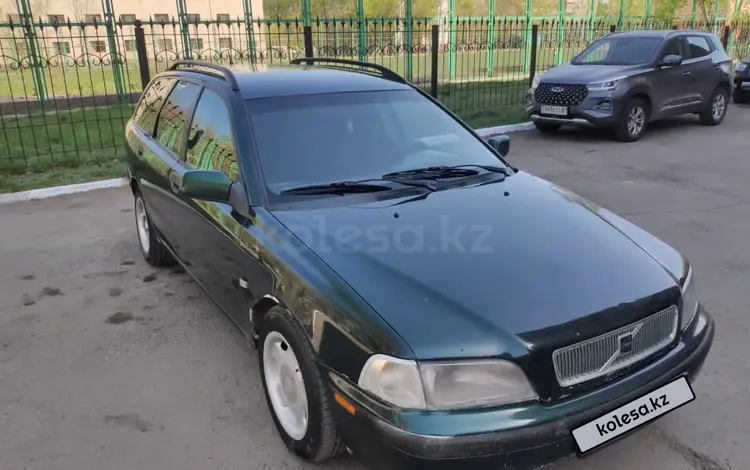 Volvo V40 1998 года за 2 300 000 тг. в Астана