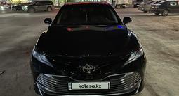 Toyota Camry 2018 года за 13 500 000 тг. в Астана