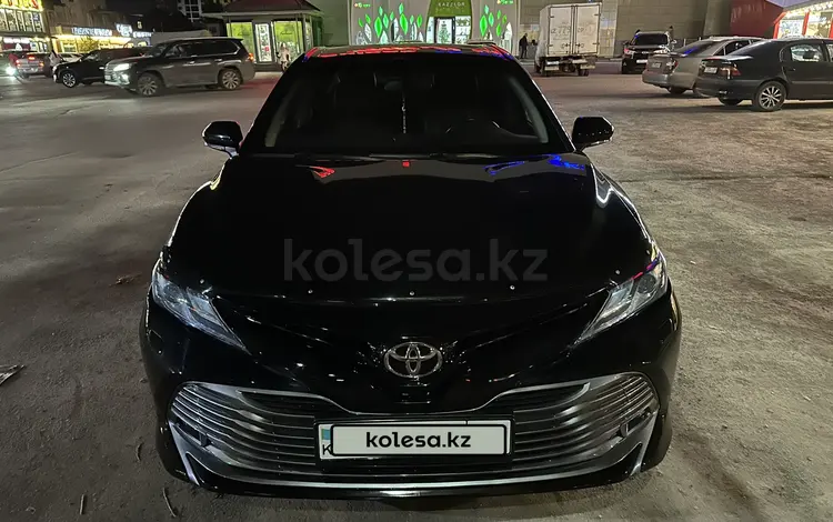 Toyota Camry 2018 года за 13 500 000 тг. в Астана