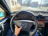 Mercedes-Benz E 220 1995 годаүшін2 400 000 тг. в Кентау