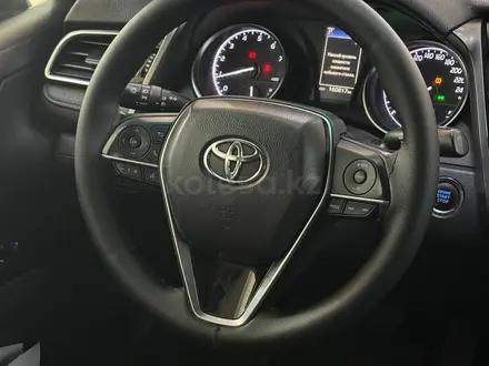 Toyota Camry 2018 года за 10 500 000 тг. в Шымкент – фото 9