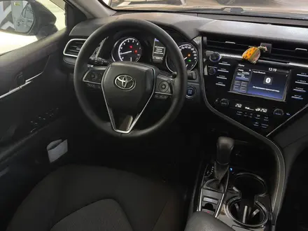 Toyota Camry 2018 года за 10 500 000 тг. в Шымкент – фото 8