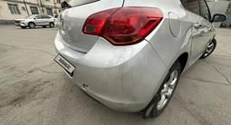 Opel Astra 2010 года за 2 700 000 тг. в Алматы – фото 4