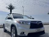 Toyota Highlander 2015 года за 10 500 000 тг. в Актау – фото 2