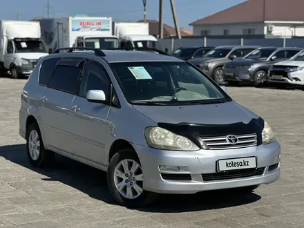 Toyota Avensis Verso 2004 года за 4 750 000 тг. в Атырау – фото 2