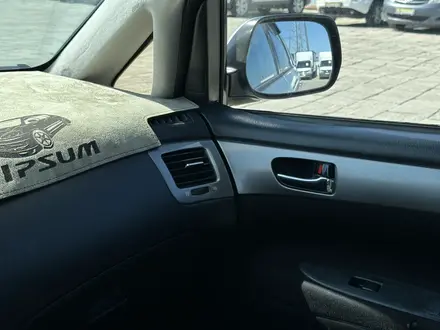 Toyota Avensis Verso 2004 года за 4 750 000 тг. в Атырау – фото 22