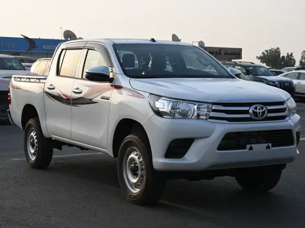 Toyota Hilux 2023 года за 19 700 000 тг. в Астана