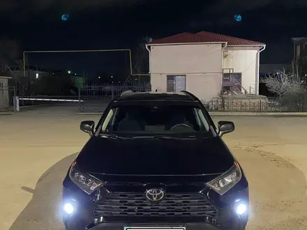 Toyota RAV4 2021 года за 11 500 000 тг. в Актау