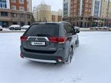 Mitsubishi Outlander 2015 годаүшін8 500 000 тг. в Астана – фото 4