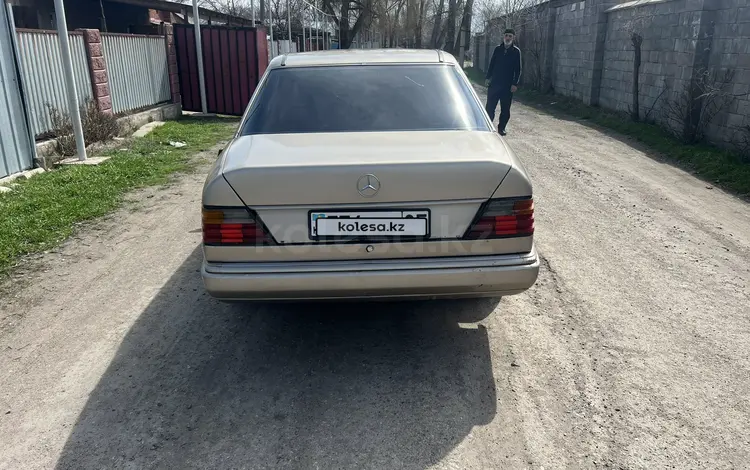 Mercedes-Benz E 260 1990 года за 1 150 000 тг. в Алматы