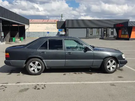 Mercedes-Benz E 200 1992 года за 1 700 000 тг. в Талдыкорган – фото 3