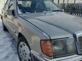 Mercedes-Benz E 200 1992 годаfor900 000 тг. в Щучинск – фото 3