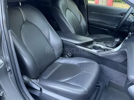 Toyota Camry 2022 года за 12 380 000 тг. в Караганда – фото 15