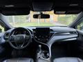 Toyota Camry 2022 года за 12 380 000 тг. в Караганда – фото 19