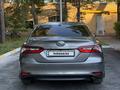 Toyota Camry 2022 года за 12 380 000 тг. в Караганда – фото 5