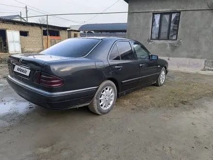 Mercedes-Benz E 320 1998 года за 3 000 000 тг. в Жетысай