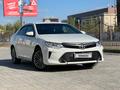 Toyota Camry 2016 года за 10 500 000 тг. в Актобе – фото 2