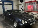 Mercedes-Benz CLK 320 1998 годаfor3 000 000 тг. в Астана – фото 2