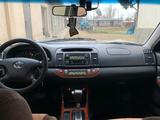 Toyota Camry 2004 годаүшін4 700 000 тг. в Атырау – фото 5