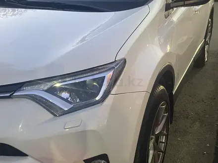 Toyota RAV4 2018 года за 12 200 000 тг. в Астана