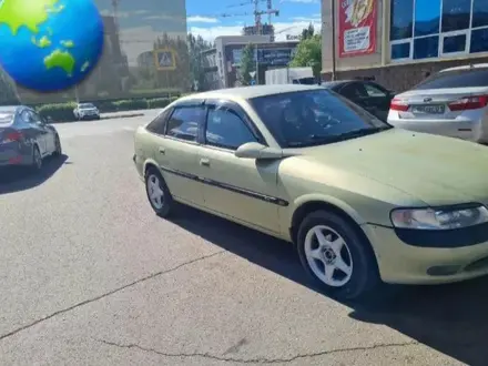 Opel Vectra 1997 года за 1 360 000 тг. в Караганда – фото 3