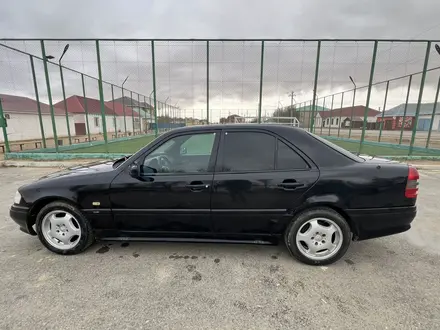 Mercedes-Benz C 280 1996 года за 1 900 000 тг. в Актау – фото 3