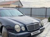 Mercedes-Benz E 280 1997 годаүшін2 100 000 тг. в Атырау