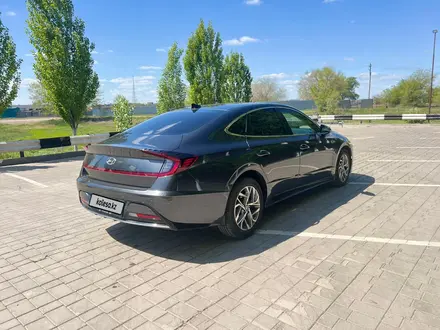 Hyundai Sonata 2020 года за 11 300 000 тг. в Актобе – фото 2