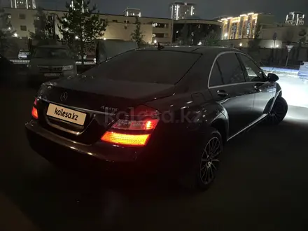 Mercedes-Benz S 500 2007 года за 7 500 000 тг. в Астана – фото 10