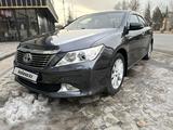 Toyota Camry 2013 года за 11 000 000 тг. в Жетысай – фото 2