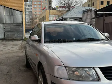 Volkswagen Passat 1997 года за 1 500 000 тг. в Семей – фото 4