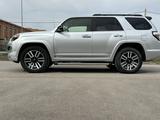 Toyota 4Runner 2017 годаүшін22 000 000 тг. в Астана – фото 2