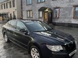 Skoda Superb 2011 года за 3 200 000 тг. в Атырау – фото 4
