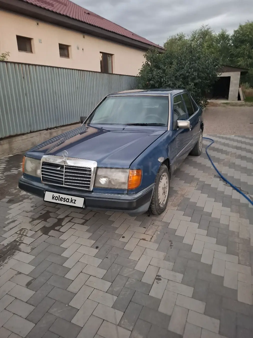 Mercedes-Benz E-Class, 1990