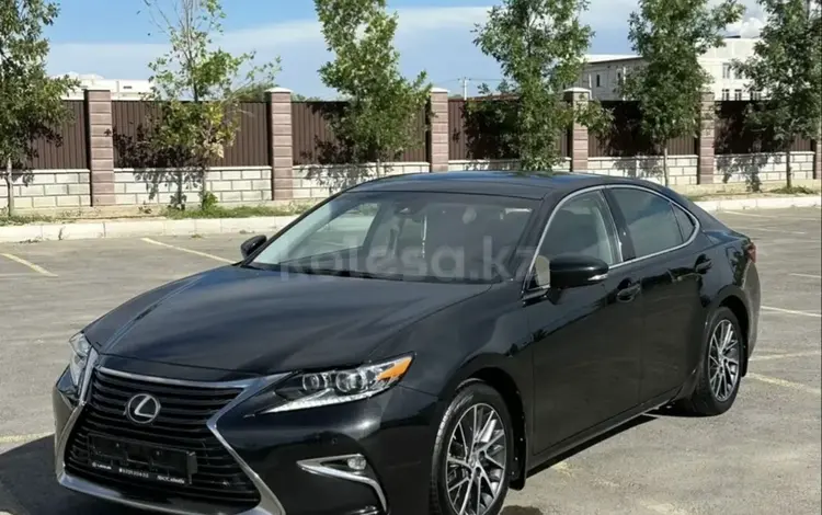 Lexus ES 250 2015 года за 15 555 555 тг. в Алматы