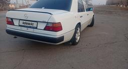 Mercedes-Benz E 230 1991 года за 1 590 000 тг. в Чунджа – фото 4