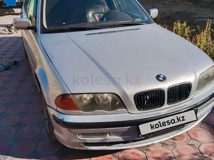 BMW 318 2001 года за 2 500 000 тг. в Тараз – фото 2