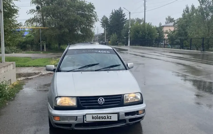 Volkswagen Vento 1996 года за 1 300 000 тг. в Алматы
