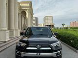 Toyota 4Runner 2022 года за 33 000 000 тг. в Атырау – фото 2