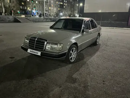 Mercedes-Benz E 200 1991 годаүшін1 800 000 тг. в Караганда