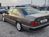 Mercedes-Benz E 200 1993 годаfor1 500 000 тг. в Туркестан – фото 5