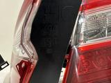 Задние фонари на Toyota Camry 70 75 оригинал Toyota Koitoүшін200 000 тг. в Алматы – фото 3