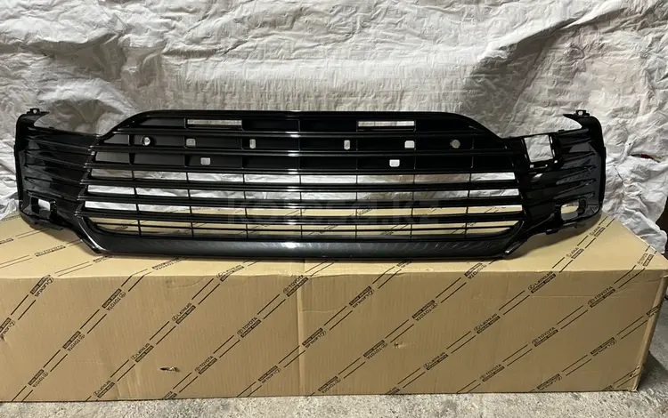 Решетка в бампер под парктроники на Toyota Camry 75 за 11 222 тг. в Алматы