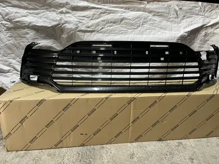 Решетка в бампер под парктроники на Toyota Camry 75 за 11 222 тг. в Алматы – фото 3