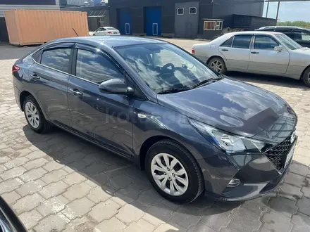 Hyundai Accent 2023 года за 8 500 000 тг. в Караганда – фото 2