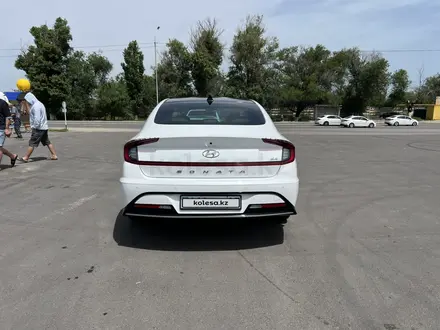 Hyundai Sonata 2020 года за 11 000 000 тг. в Алматы – фото 5