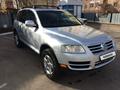 Volkswagen Touareg 2005 года за 4 700 000 тг. в Астана – фото 3