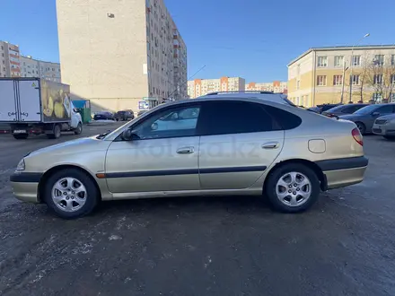 Toyota Avensis 2001 года за 3 000 000 тг. в Актобе – фото 2