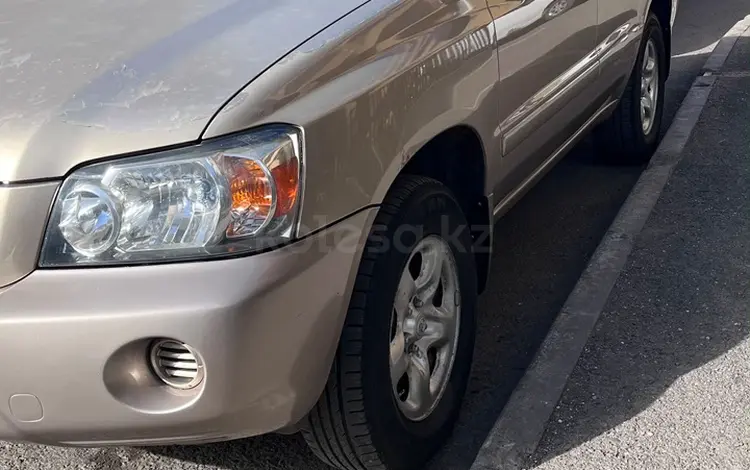Toyota Highlander 2005 годаүшін5 500 000 тг. в Астана